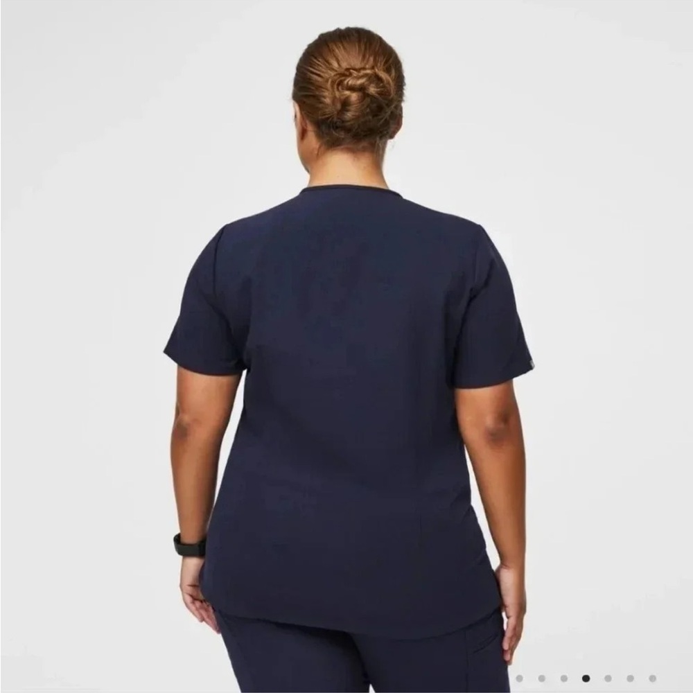 Figs Technical Collection Navy 2 Pocket Top Sz XL - Picture 5 of 8